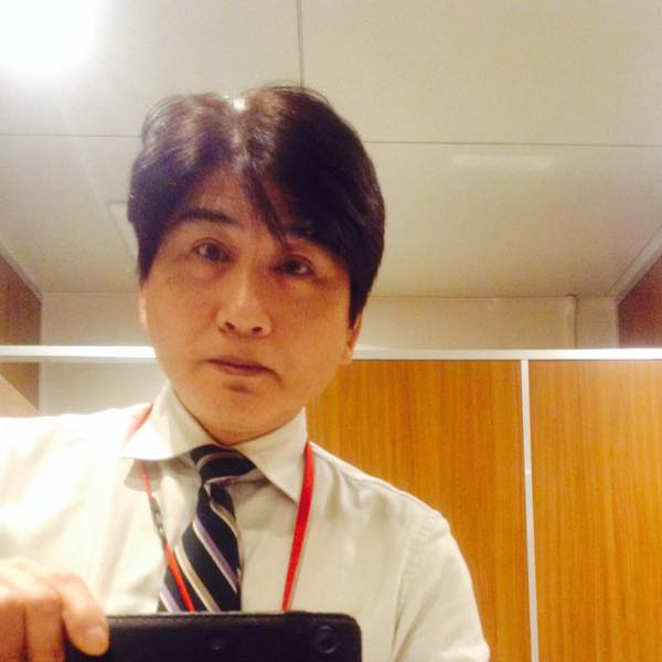 オフィスにて撮影 オフィスにて撮影